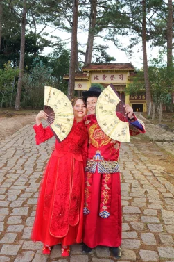 Chụp ảnh cưới chùa Tàu