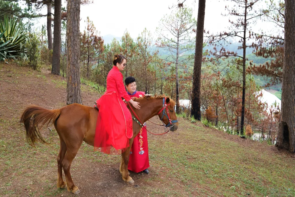 Chụp ảnh cưới chùa Tàu Đà lạt 